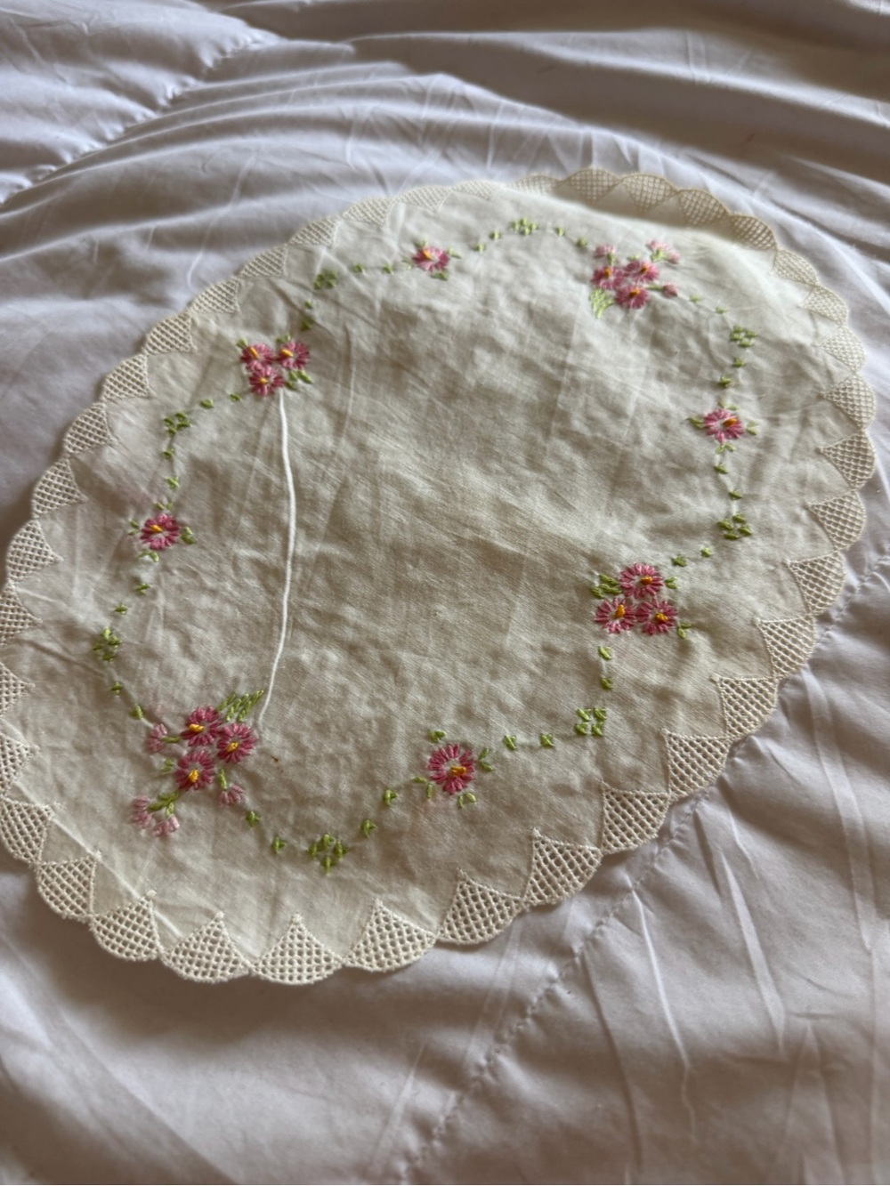 Embroidered Eyelet Vintage Floral Oval Linen Cotton Placemat Doily